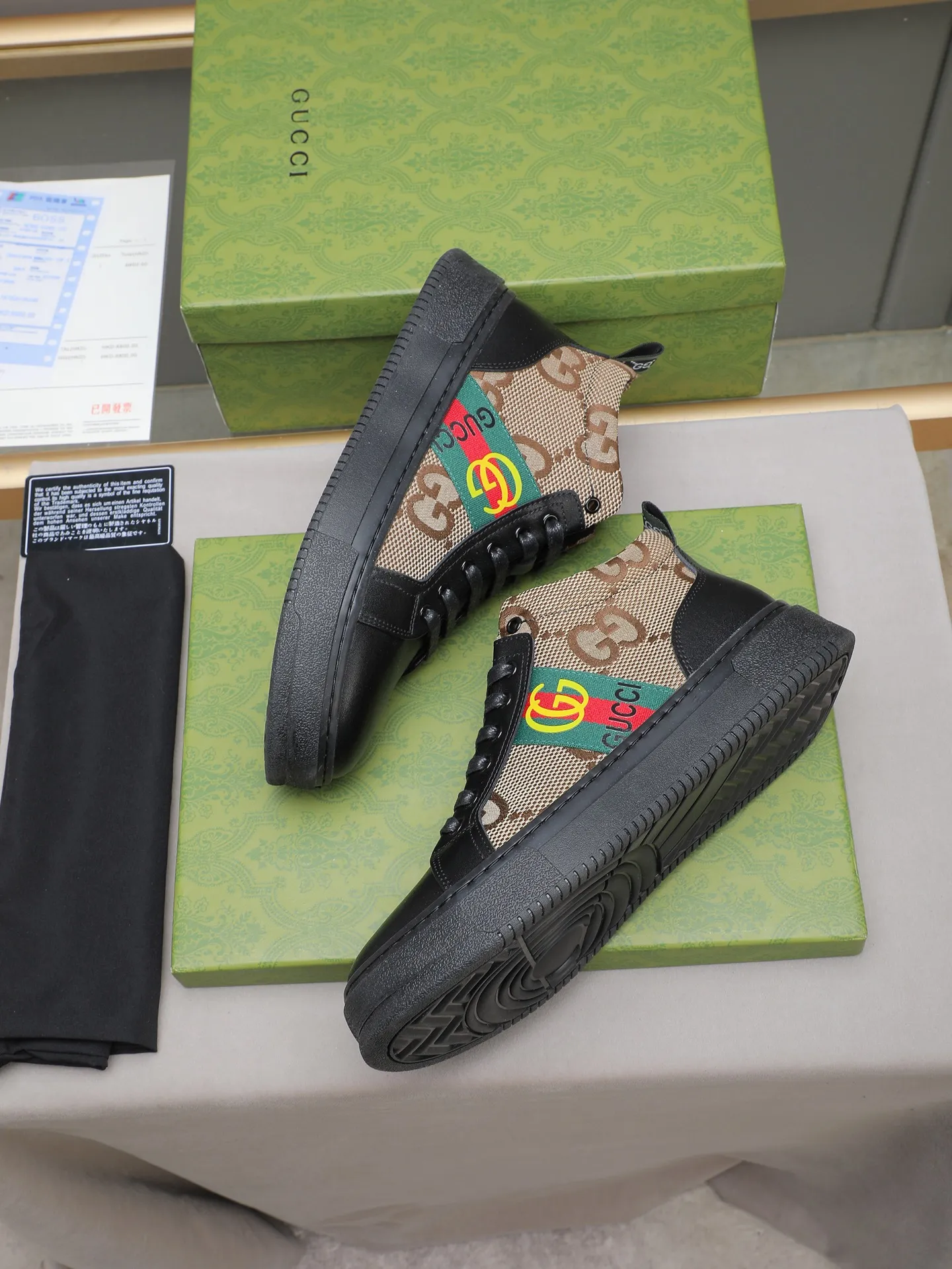 💶PP420 [GUCCI] Men’s classic Gucci high-top casual shoes. The uppers are made of imported cowhide from Italy and mesh lining. They are fine in workmanship and high-end. Has a fashionable and exemplary look. Original rubber wear-resistant and anti-slip outsole. Code number: 38-45 (45 is customized)